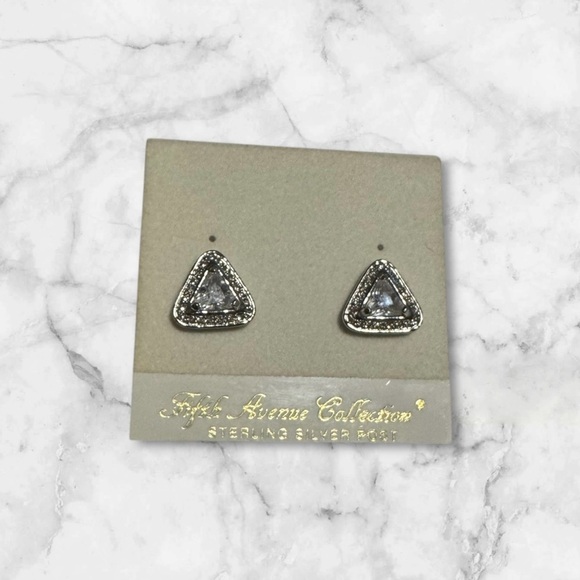 🇨🇦🆕5th Avenue Elegant Triangle Triple AAA Cubic Zirconia Earrings - Picture 4 of 10